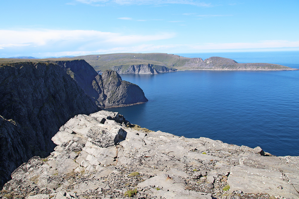 Norwegen - Nordkap mit Blick nach Westen auf Meer und Steilküste, Norbert J. Seifert