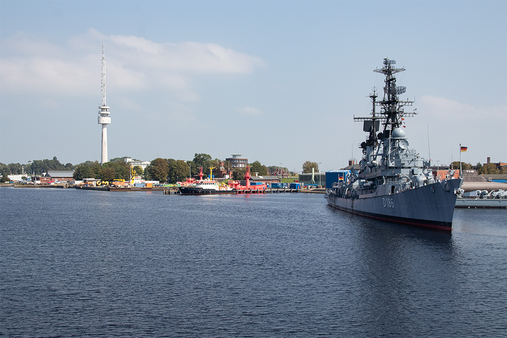 Wilhelmshaven - altes Kriegsschiff, Norbert J. Seifert