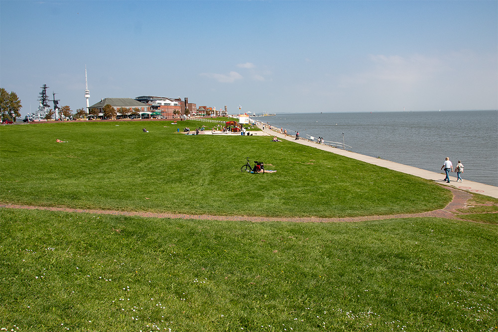 Wilhelmshaven - Südstrand bei Flut, Norbert J. Seifert